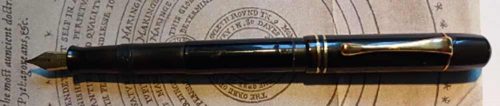 Pelikan Model 100 Vintage, Fountain Pen (circa 1930), circa 94-year-old “senior citizen” in Black with Gold Plated trim - pen